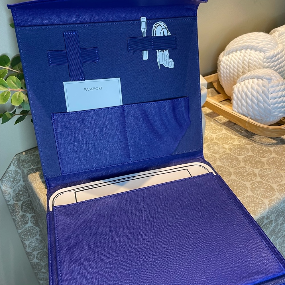 Vegan Leather Travel Envelope Techfolio    NEW-Be Rooted - Picture 3 of 9